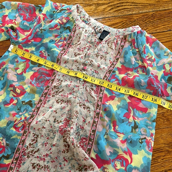 BKE Boutique polyester floral top. Size Small. Good condition. - Picture 5 of 9